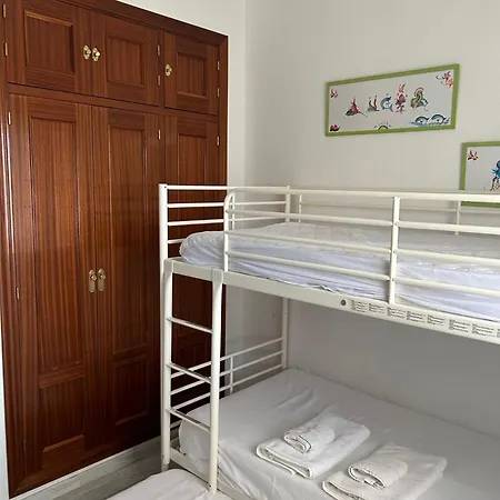 Victoria's Bajo Guia Apartment